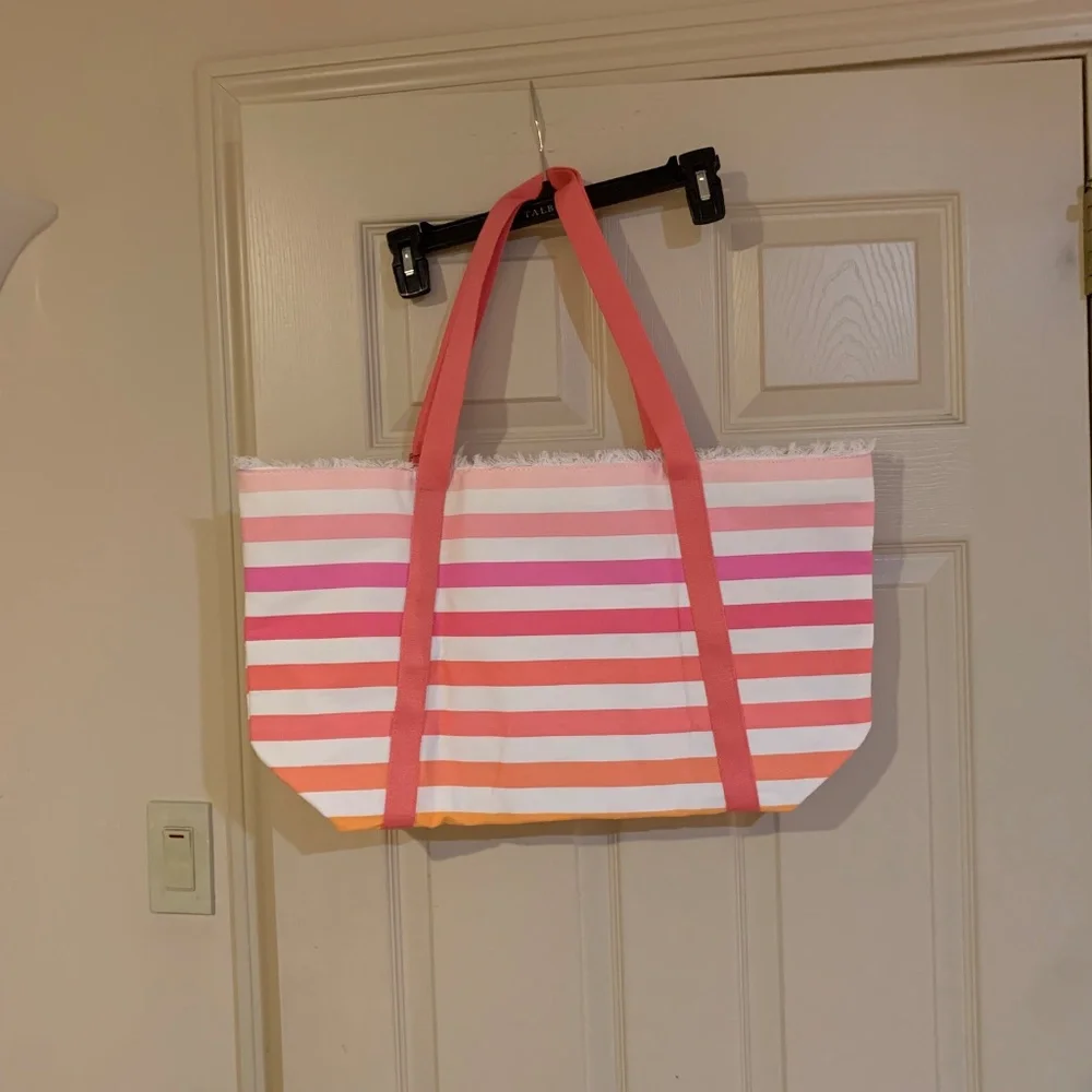 NWT Victoria’s Secret Pink/White Tote Bag